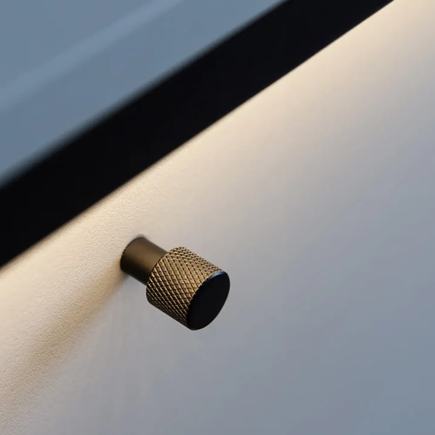 Garnero Arredamenti Cassettiera 101x115h cm 4 cassetti con LED grigio nero Luna Outlet