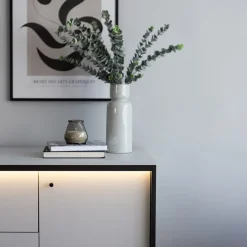 Garnero Arredamenti Comò 136x91h cm 1 anta 3 cassetti con LED grigio nero Luna Hot