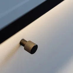 Garnero Arredamenti Comò 136x91h cm 1 anta 3 cassetti con LED grigio nero Luna Hot