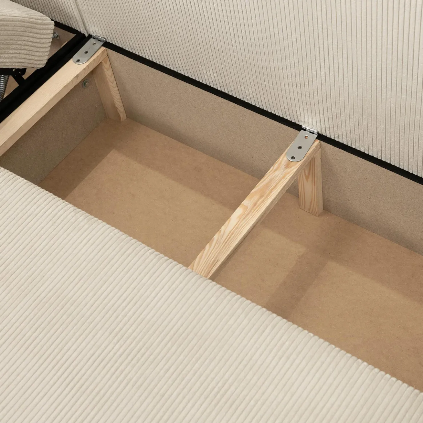 Garnero Arredamenti Divano letto angolare velluto a coste beige 304x140cm con contenitore Assunta Velluto Poso Beige New