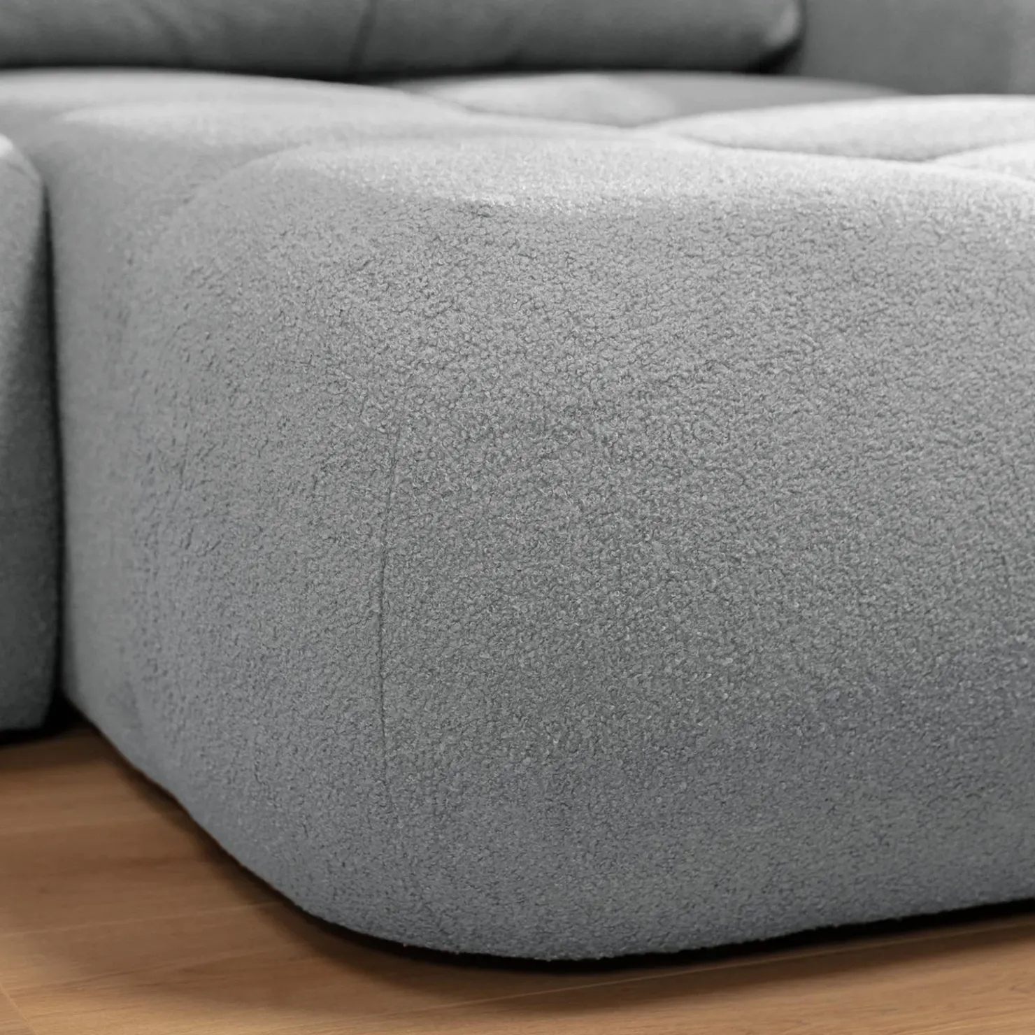 Garnero Arredamenti Divano letto con angolo a destra 4 posti 270x173cm con contenitore Litos Tessuto Bouclé Grigio chiaro Hot