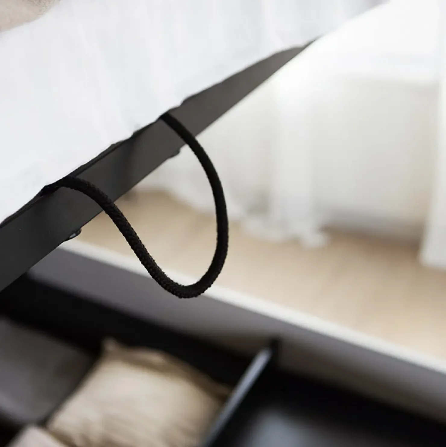 Garnero Arredamenti Letto matrimoniale contenitore 160x200cm con LED e presa USB-C grigio nero rovere Luna Online