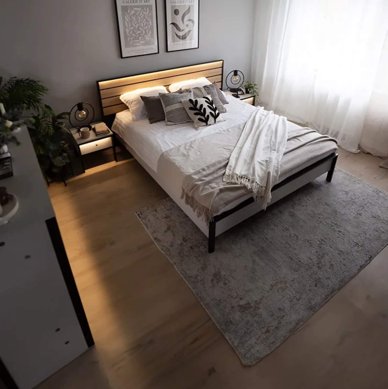 Garnero Arredamenti Letto matrimoniale contenitore 160x200cm con LED e presa USB-C grigio nero rovere Luna Online