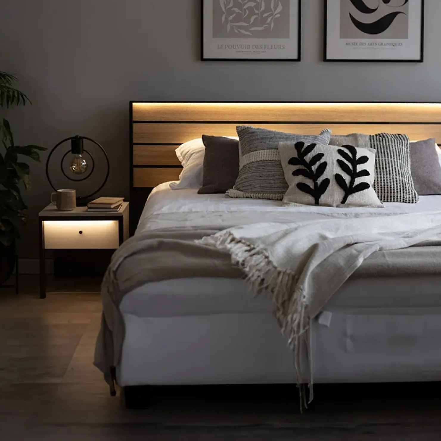 Garnero Arredamenti Letto matrimoniale contenitore 160x200cm con LED e presa USB-C grigio nero rovere Luna Online