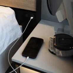 Garnero Arredamenti Letto matrimoniale contenitore 160x200cm con LED e presa USB-C grigio nero rovere Luna Online