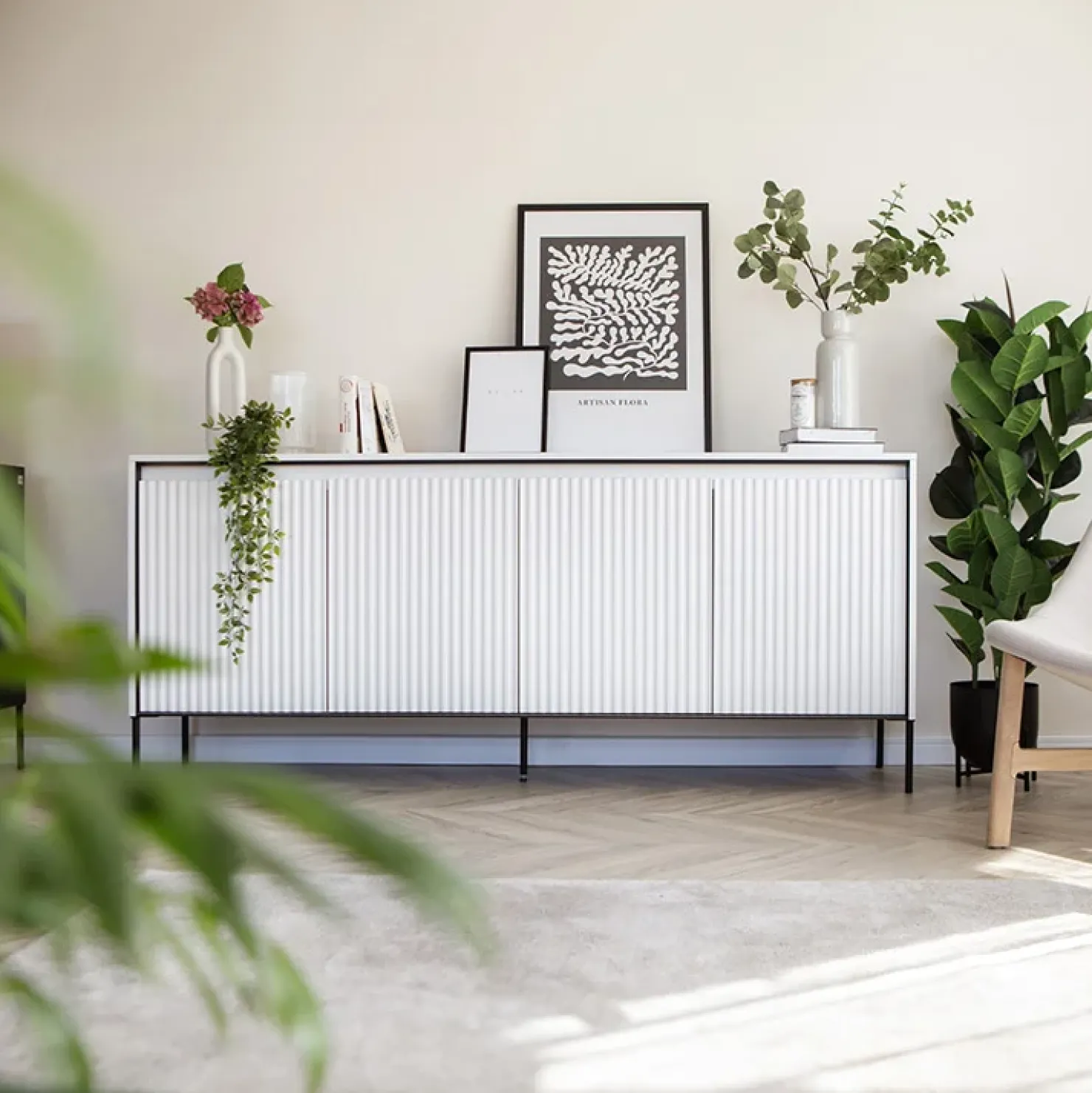 Garnero Arredamenti Madia 193x83h cm 4 ante con led cannettato nero Camelia Bianco Opaco New