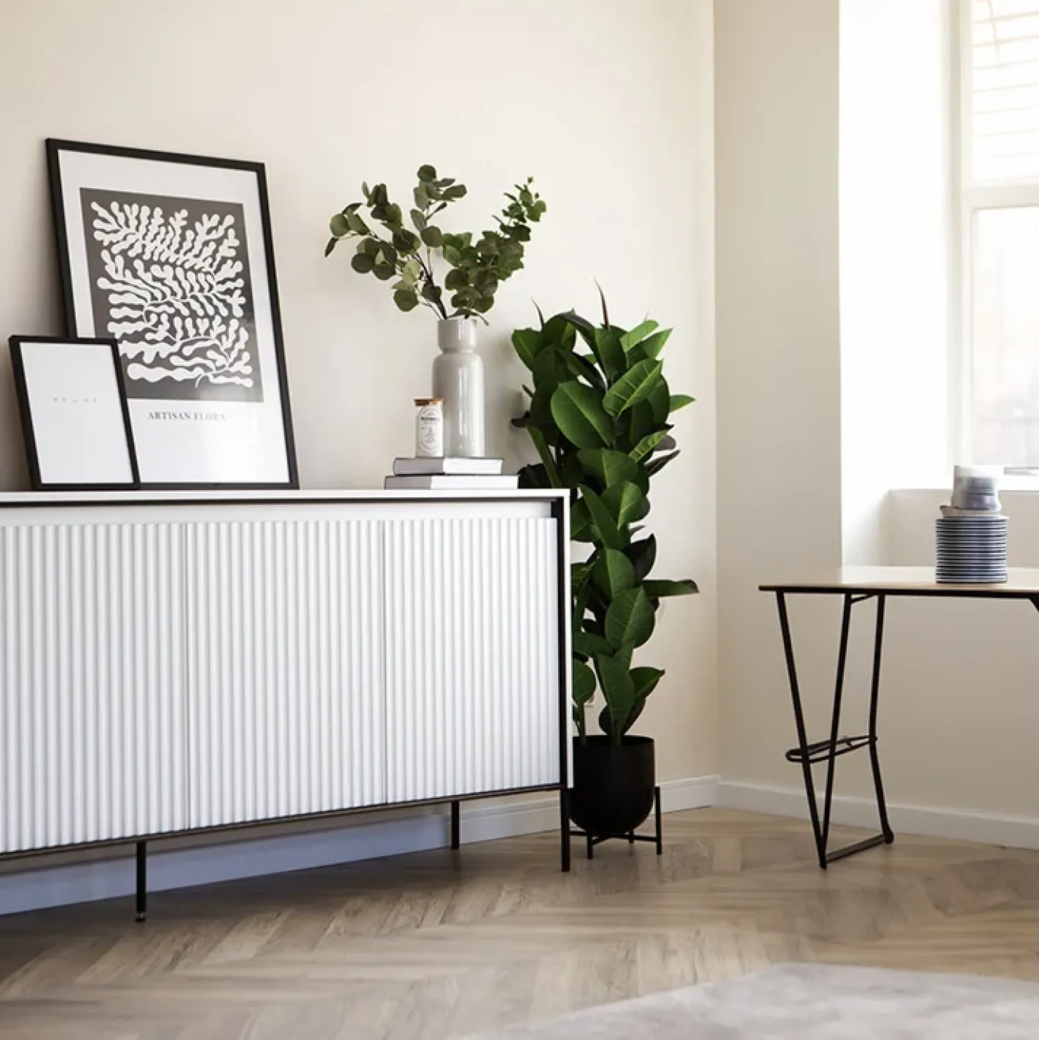 Garnero Arredamenti Madia 193x83h cm 4 ante con led cannettato nero Camelia Bianco Opaco New