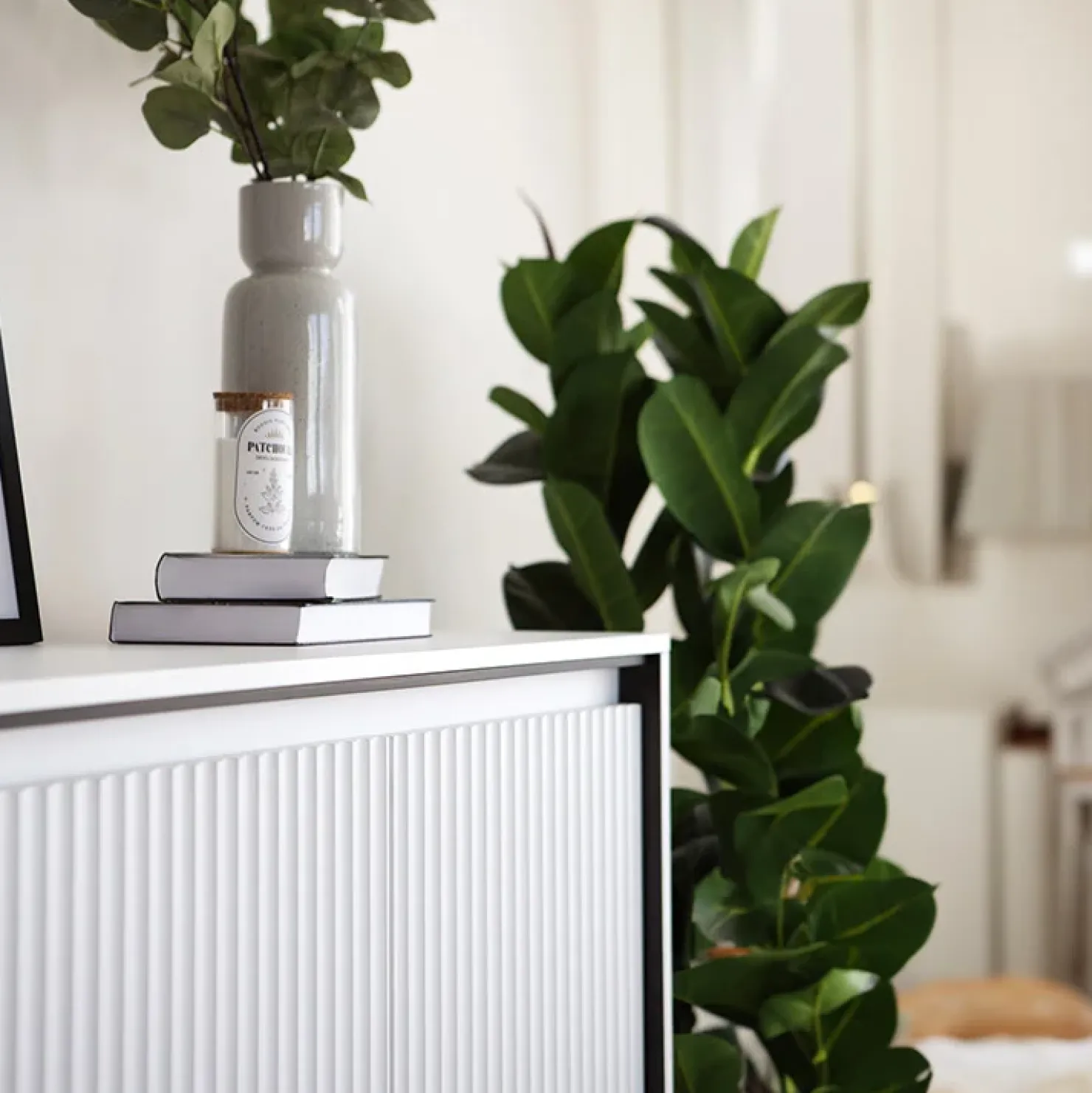 Garnero Arredamenti Madia 193x83h cm 4 ante con led cannettato nero Camelia Bianco Opaco New