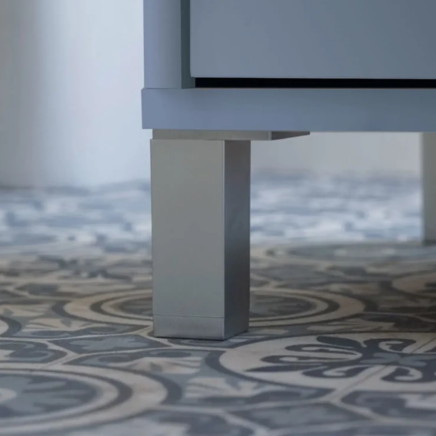 Garnero Arredamenti Mobile bagno a terra 82cm con lavabo e specchio 3 cassetti blu chiaro Shutter Azzurro Discount