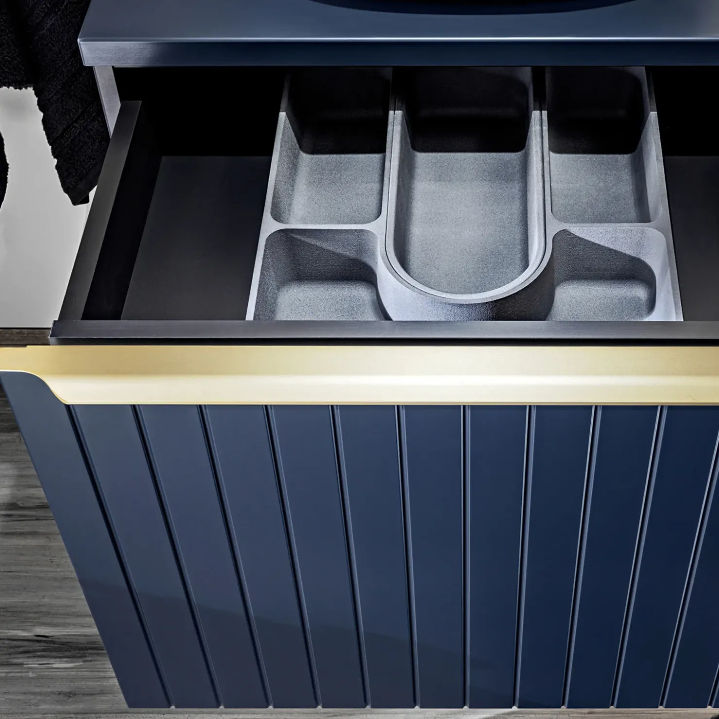 Garnero Arredamenti Mobile bagno sospeso 160cm 2 cassettoni e 2 cassetti attrezzati cannettato blu Deep Outlet