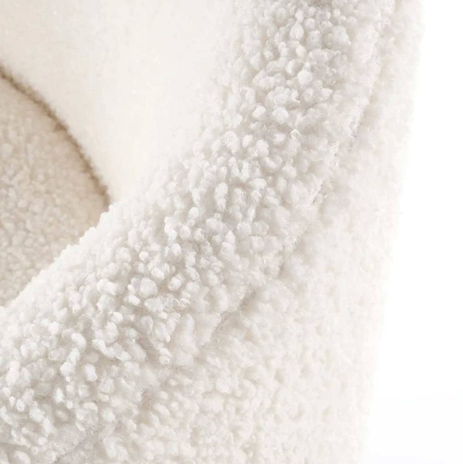 Garnero Arredamenti Poltrona design a pozzetto tessuto bouclè bianco crema legno Alaska Online