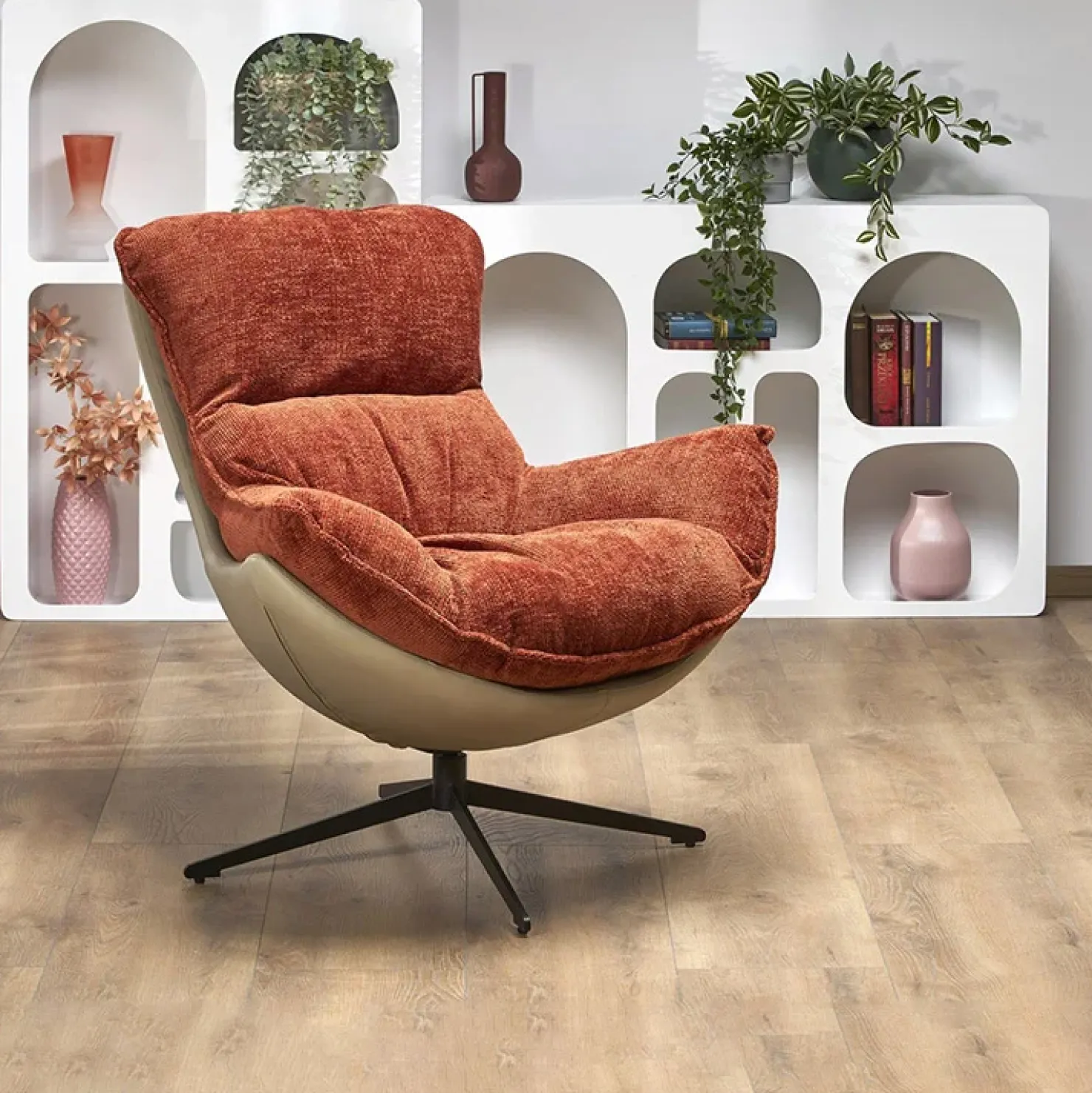 Garnero Arredamenti Poltrona design girevole effetto tobago ecopelle arancione beige Auckland