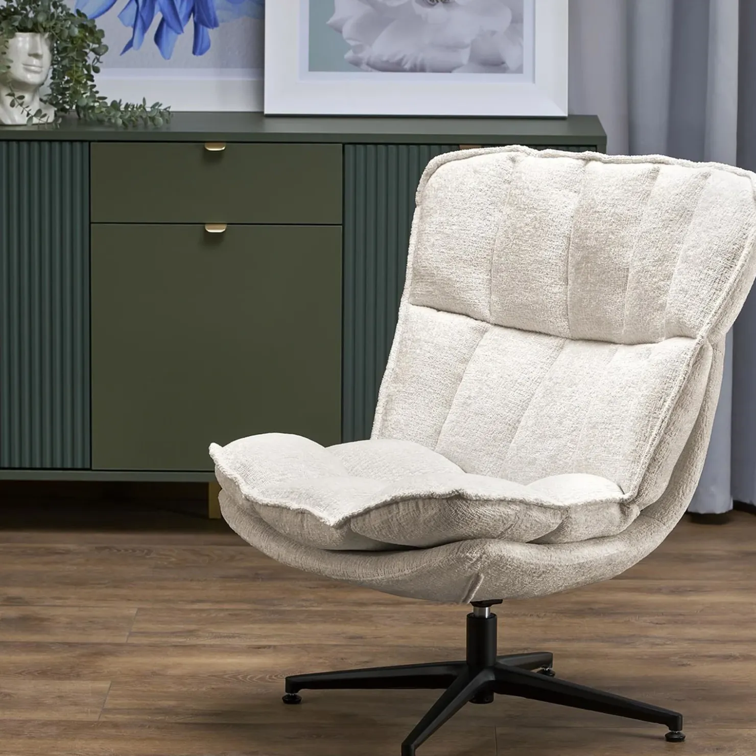 Garnero Arredamenti Poltrona design girevole imbottita in tessuto panna nero Montana New