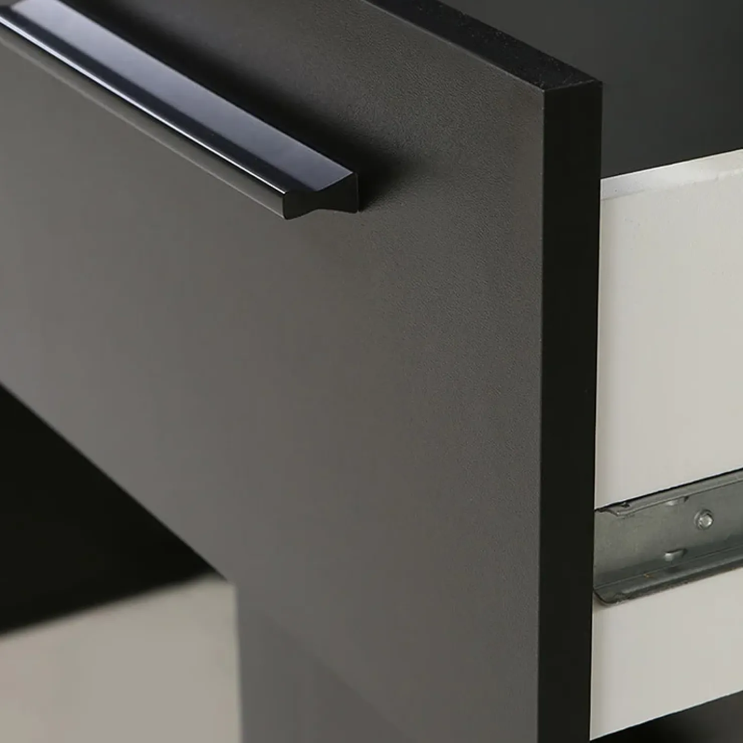 Garnero Arredamenti Scrivania gaming 140x91cm moderna con led 2 cassetti nera Crash Best