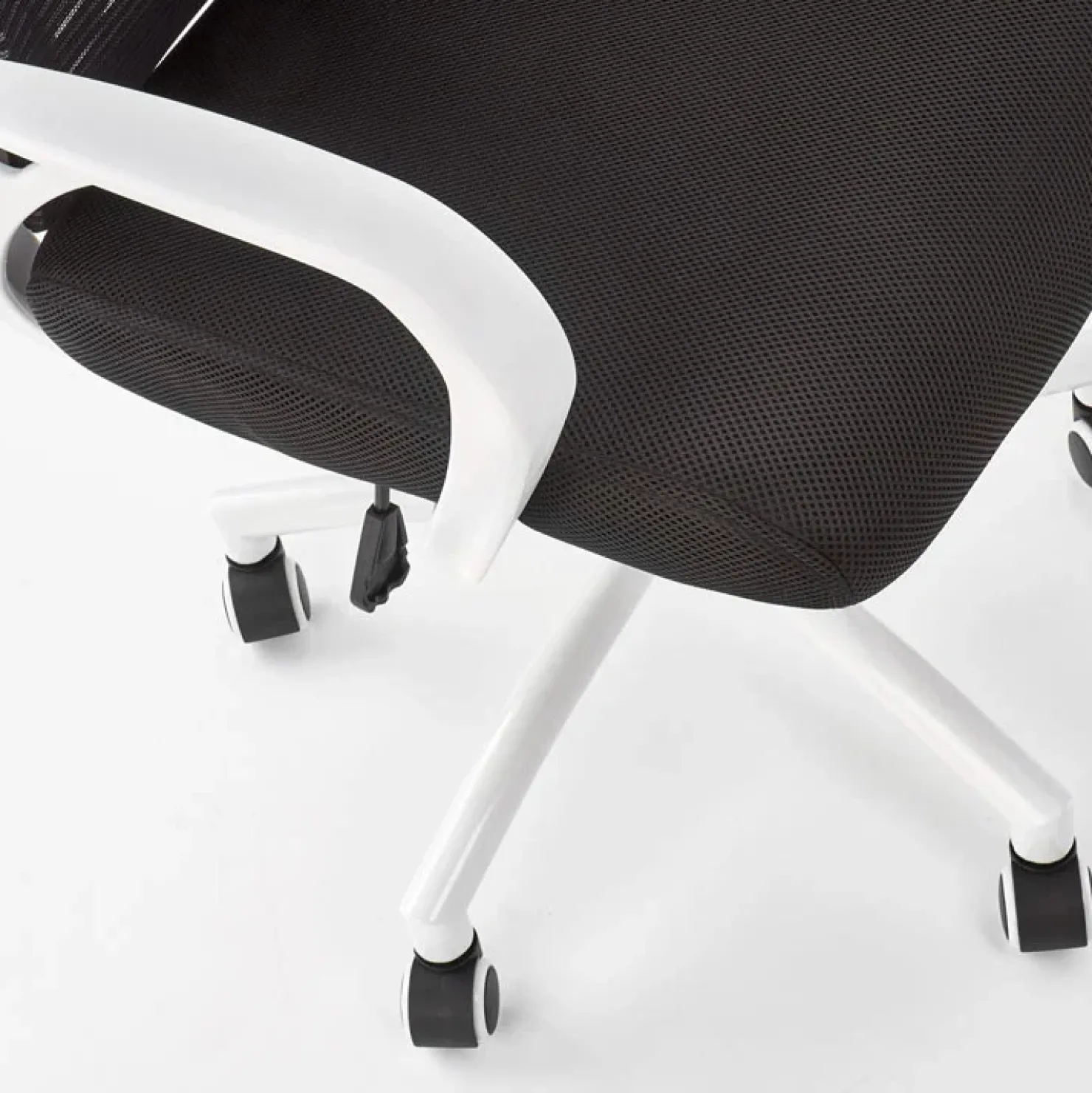 Garnero Arredamenti Sedia da ufficio in tessuto con ruote nero bianco Jumper Best