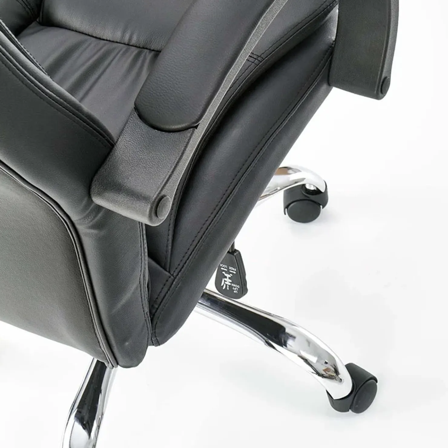 Garnero Arredamenti Sedia ergonomica imbottita con braccioli da ufficio presidenziale nera Class Nero Sale