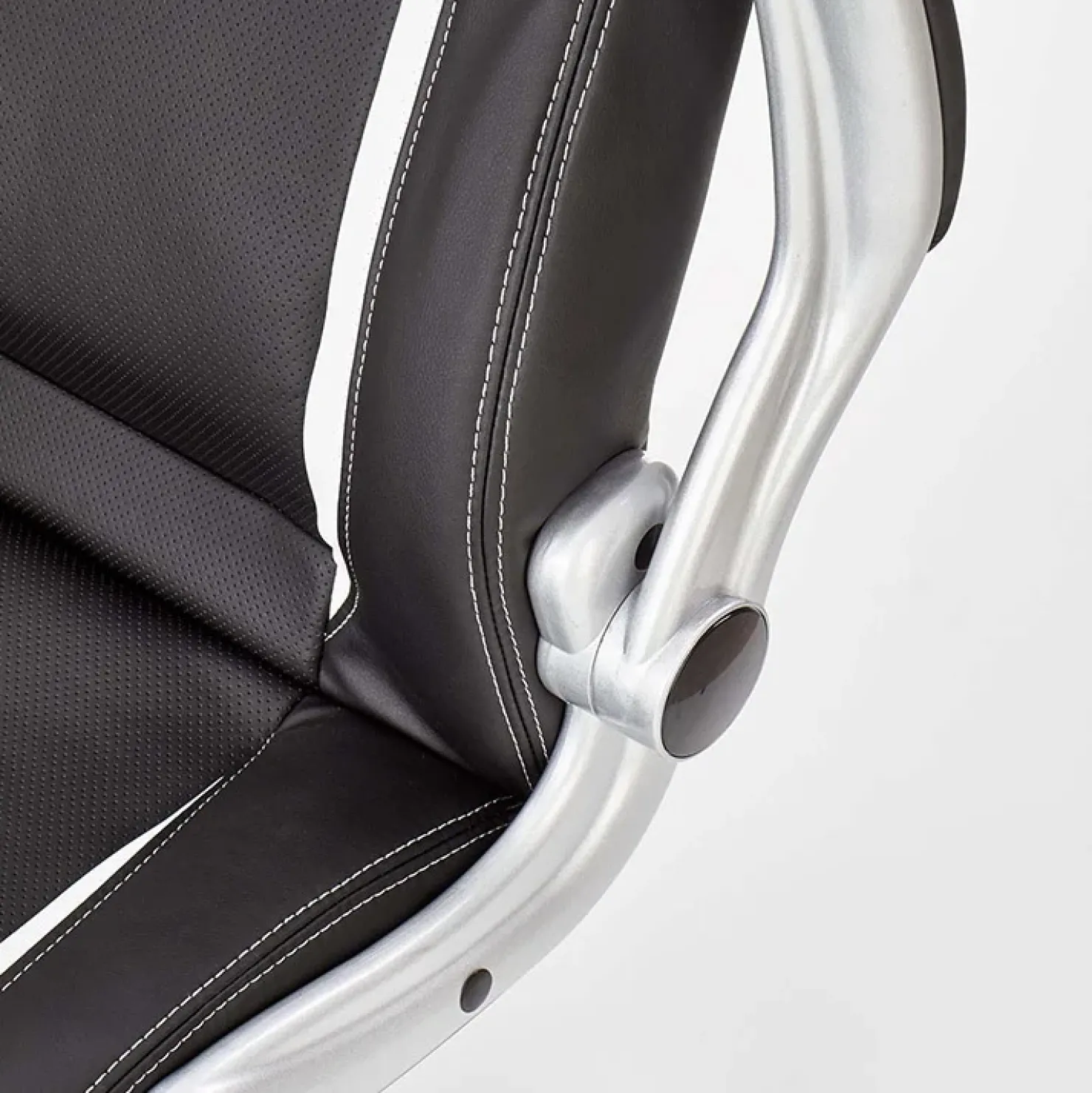 Garnero Arredamenti Sedia gaming da ufficio con ruote e braccioli nero bianco Mito Best