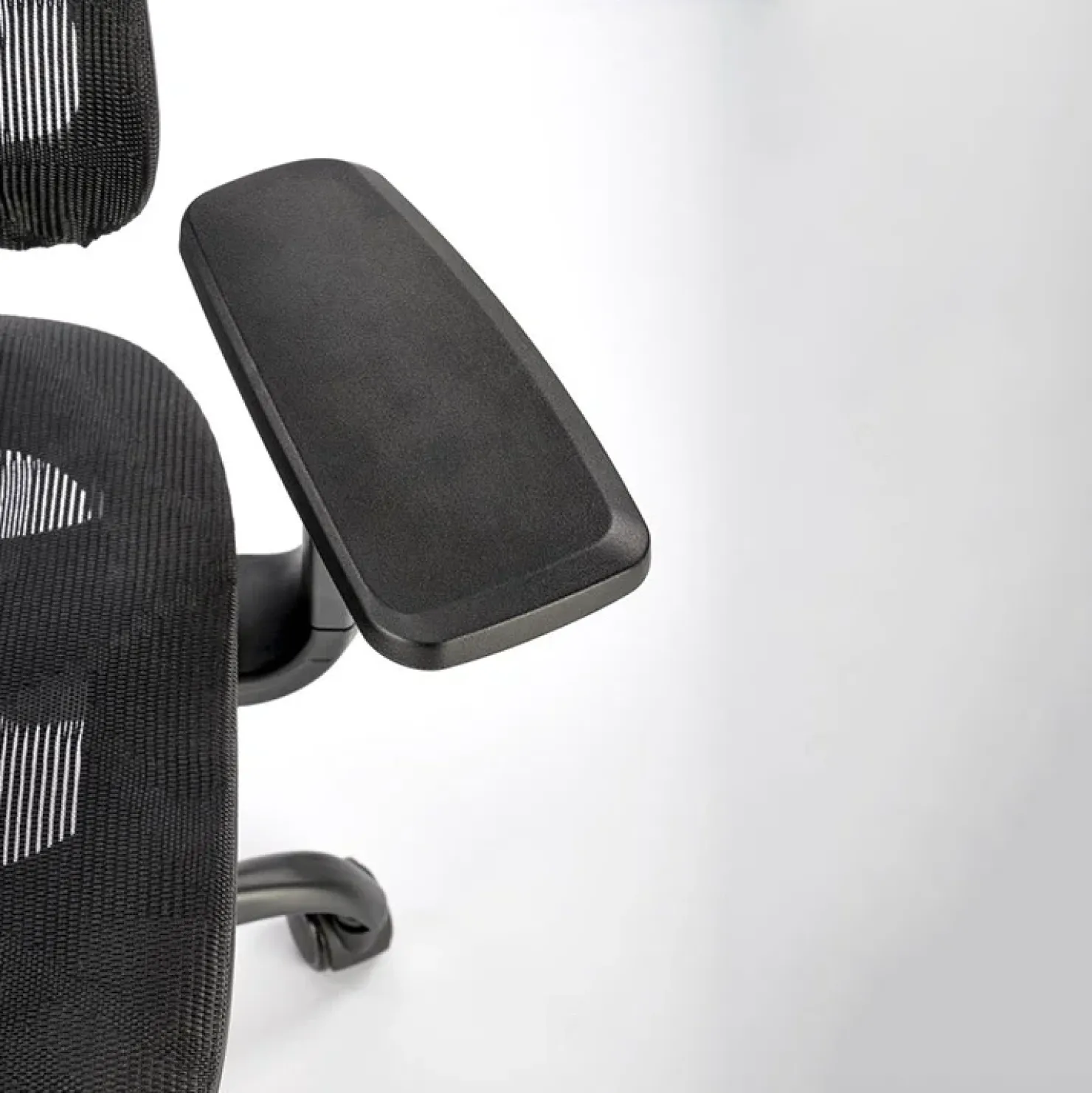 Garnero Arredamenti Sedia ufficio con ruote regolabile in tessuto nero Ferarra Sale