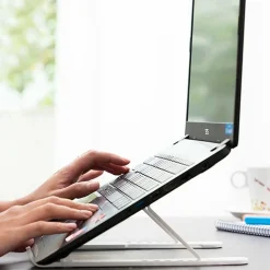 Garnero Arredamenti Supporto Pieghevole e Regolabile per PC Portatile Smart Outlet