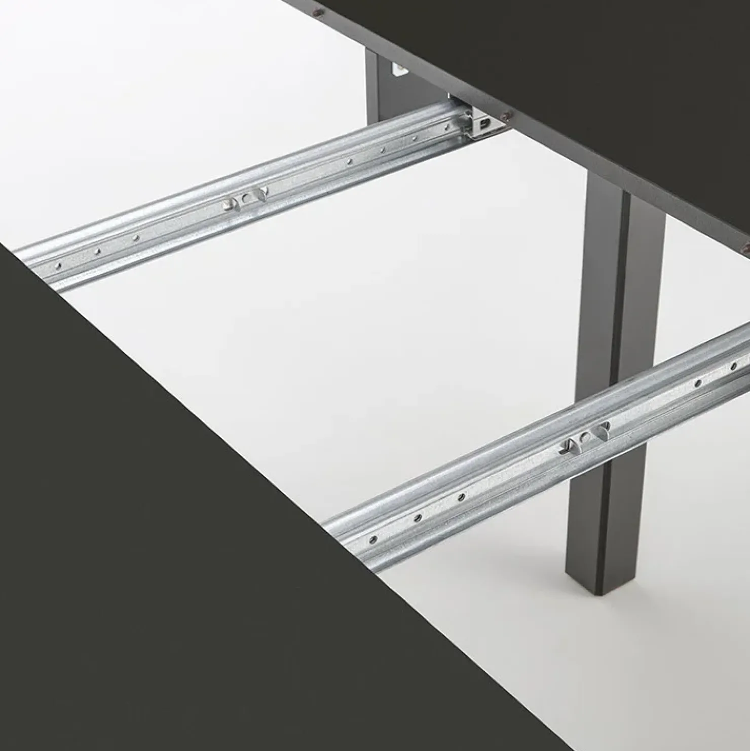 Garnero Arredamenti Tavolo allungabile rotondo 102/142cm moderno nero Caienna Online