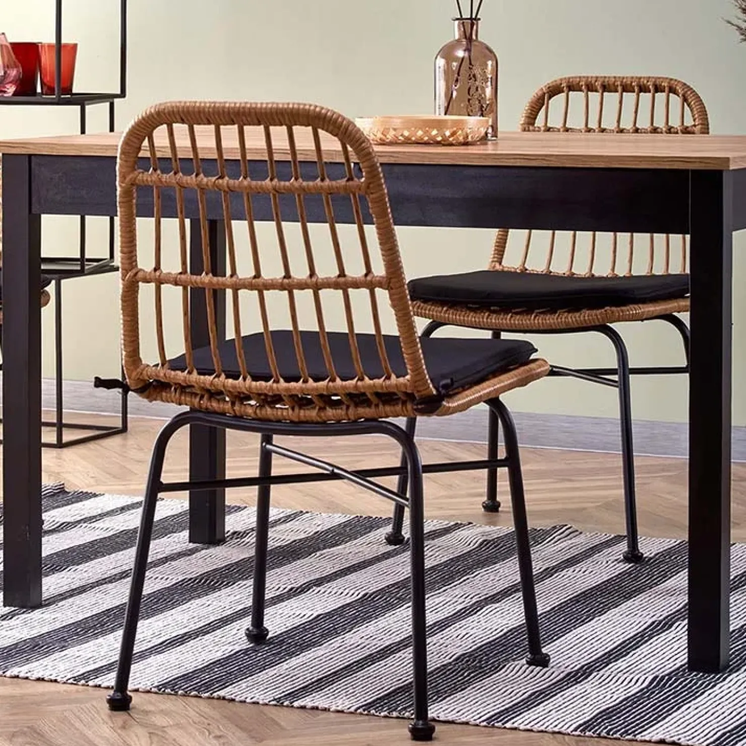 Garnero Arredamenti Tavolo 124/168cm allungabile moderno rovere wotan nero Sabo