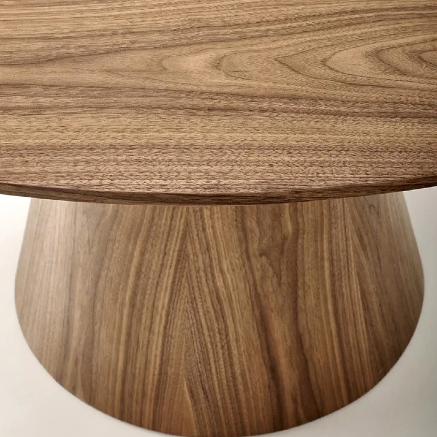 Garnero Arredamenti Tavolo da pranzo rotondo 136x78cm noce scuro Thor Clearance