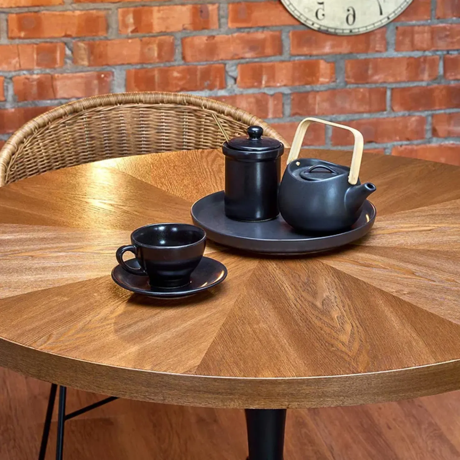 Garnero Arredamenti Tavolo 100x100cm da pranzo rotondo moderno noce acciaio nero Lukla Online